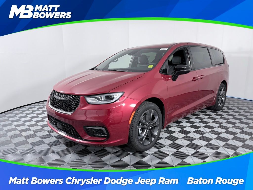 2026 Chrysler Pacifica Select's photo