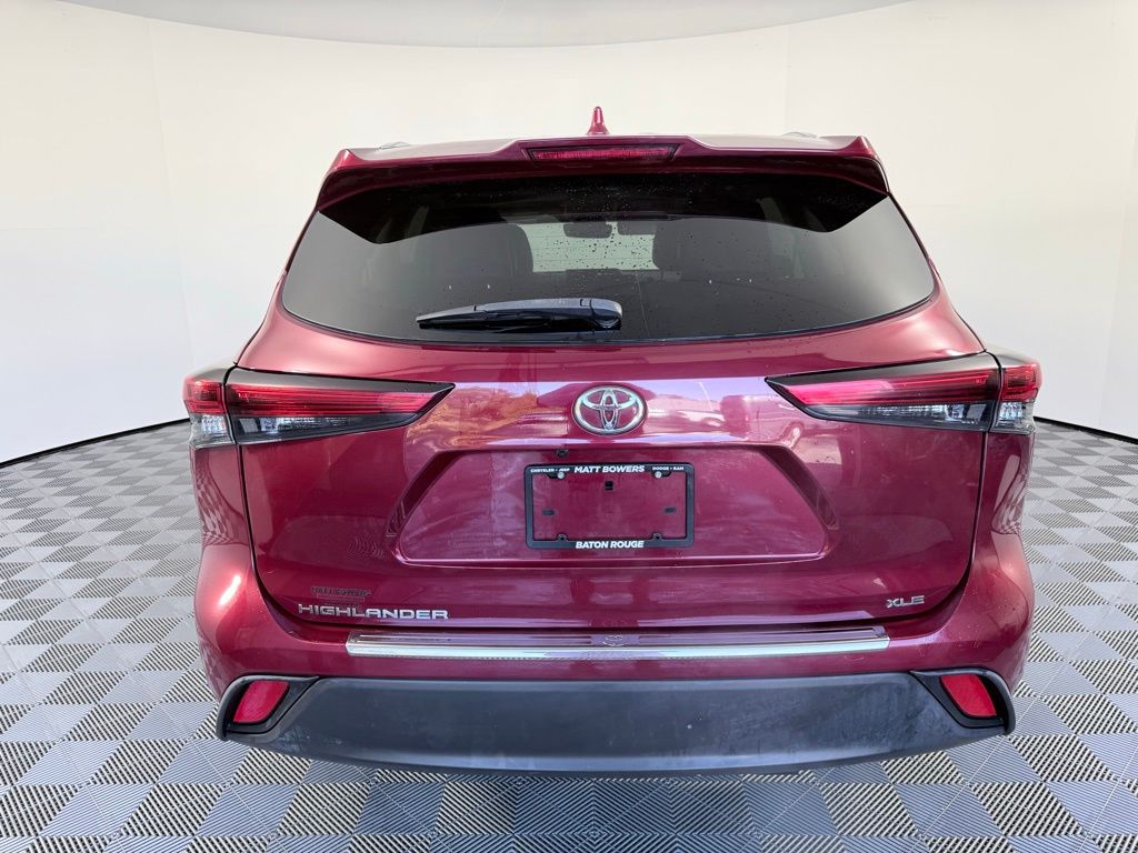 2021 Toyota Highlander XLE photo 4