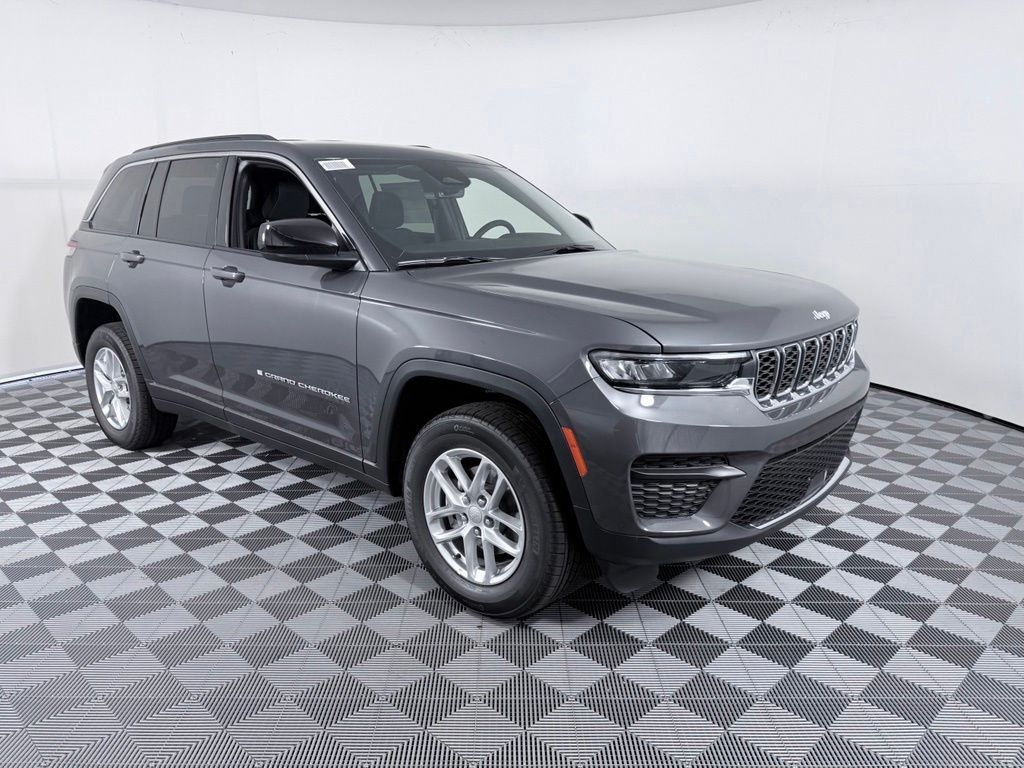 New 2026 Jeep Grand Cherokee LAREDO 4X2 Sport Utility
