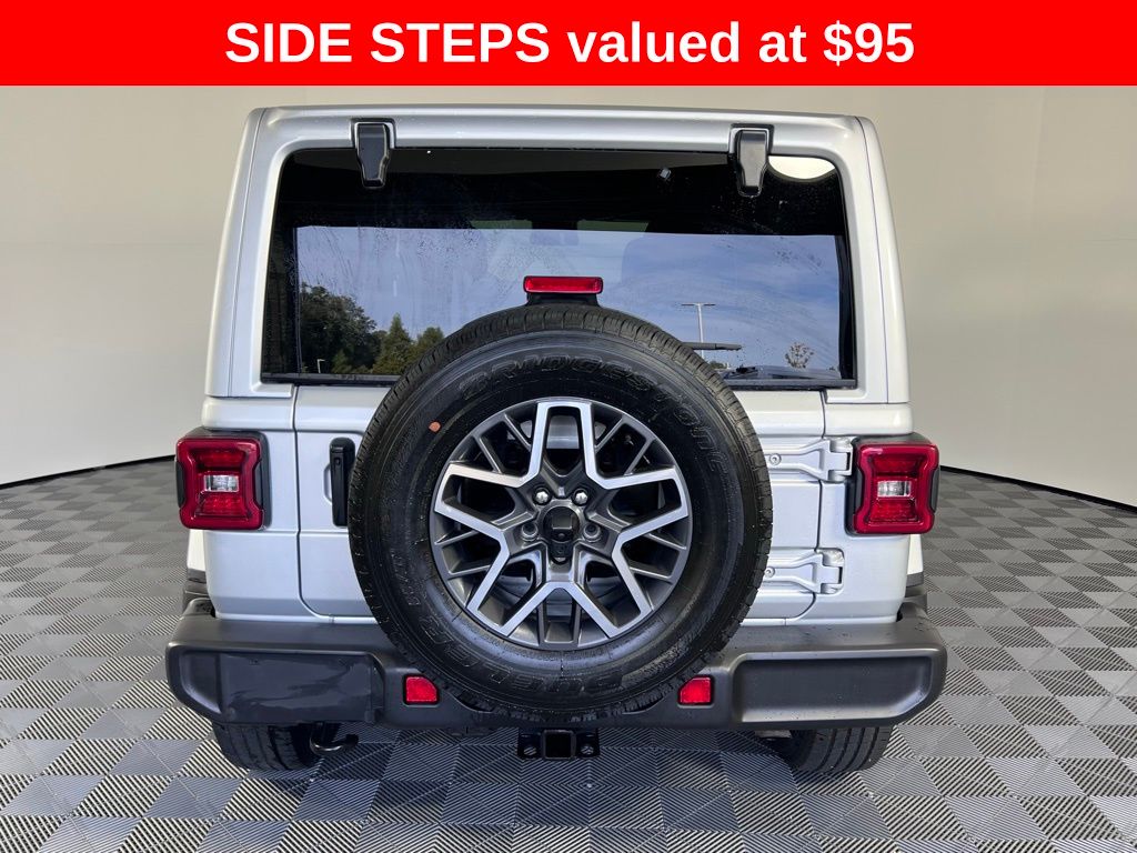 2024 Jeep Wrangler Sahara photo 3