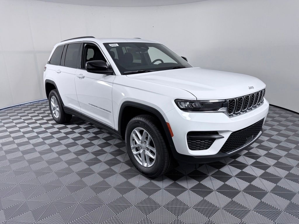 New 2026 Jeep Grand Cherokee LAREDO 4X2 Sport Utility