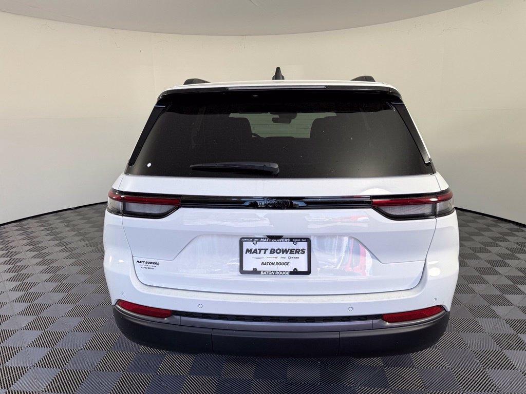 New 2027 Jeep Grand Cherokee 2 Row LAREDO 4X Sport Utility