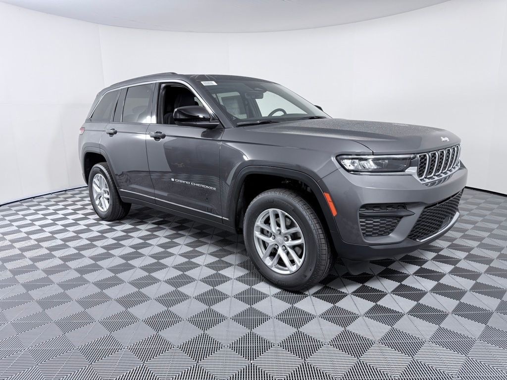 New 2025 Jeep Grand Cherokee LAREDO X 4X4 Sport Utility