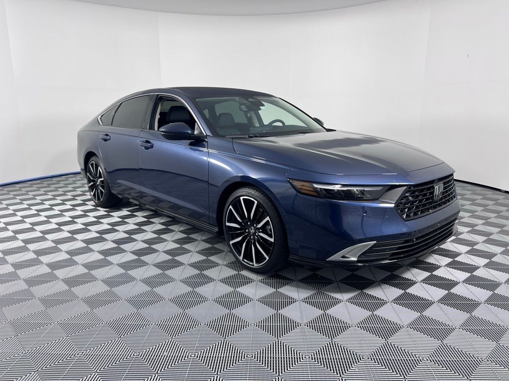 2025 Honda Accord Hybrid Touring photo 2