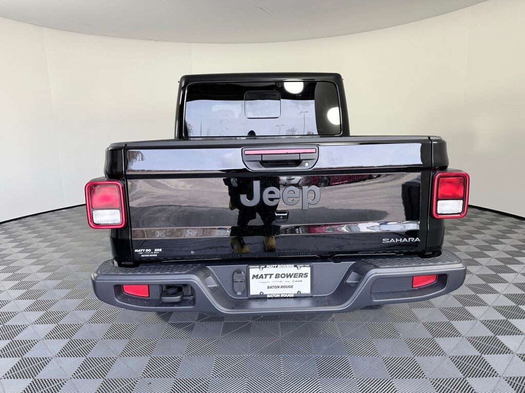 New 2026 Jeep Gladiator SAHARA 4X4 Pickup