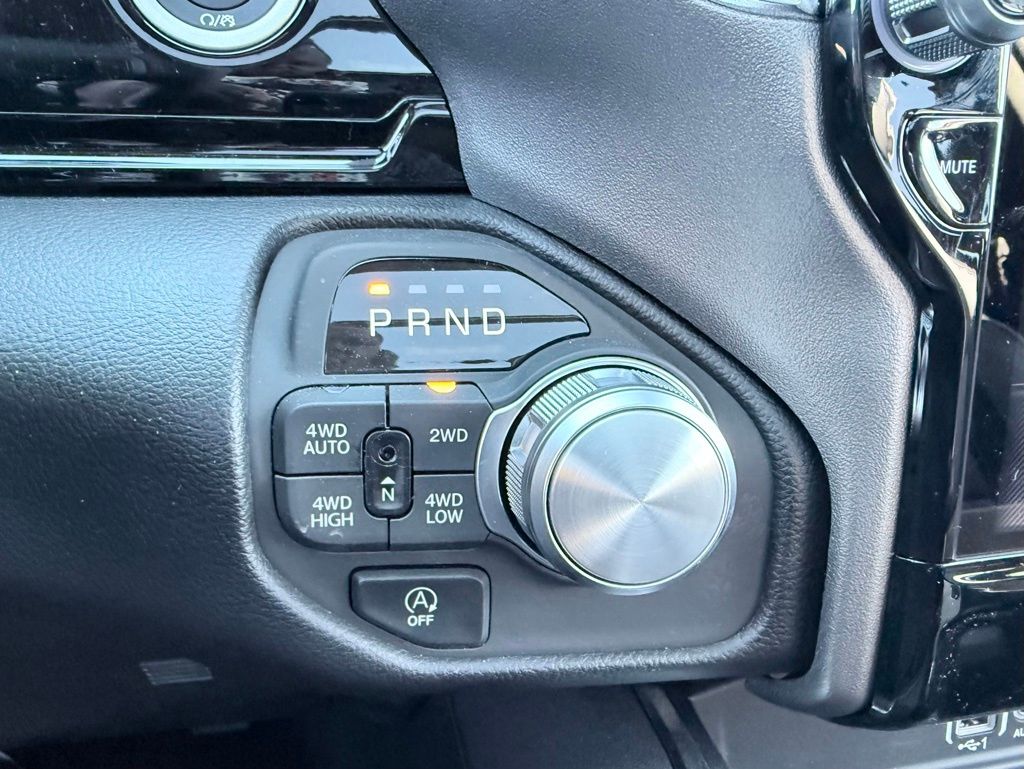 2026 RAM 1500 Laramie - Photo 17