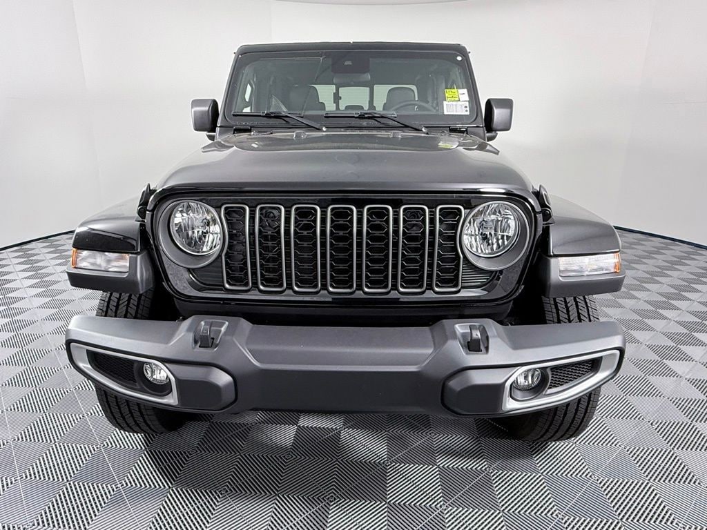 New 2025 Jeep Gladiator SPORT S 4X4 Pickup