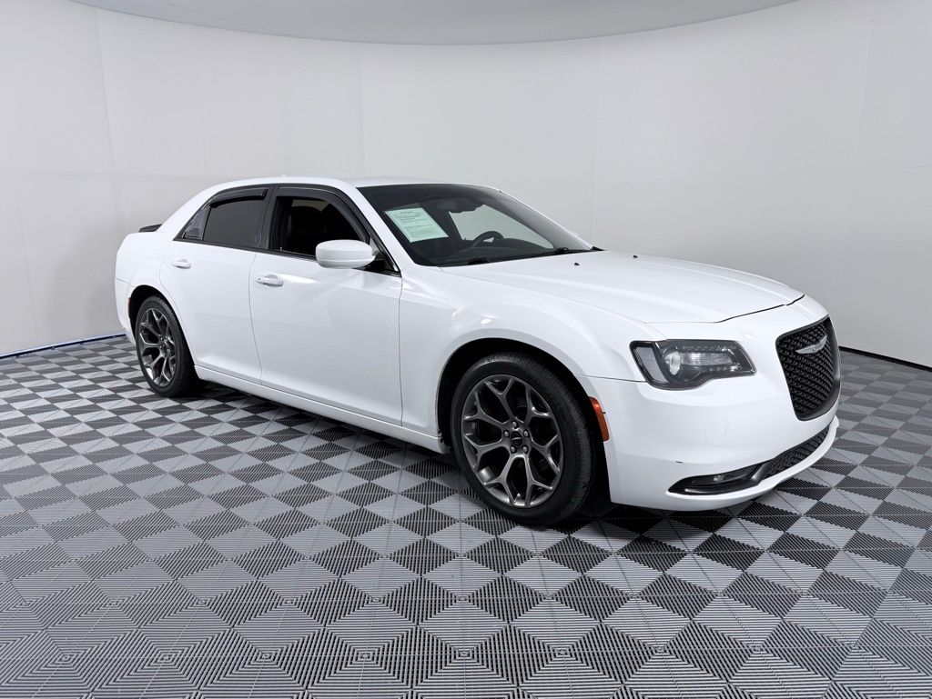 2018 Chrysler 300 S photo 2