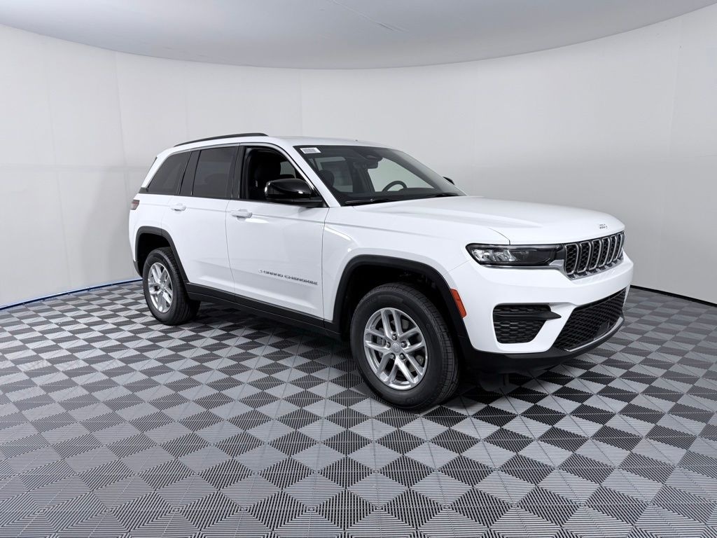 New 2025 Jeep Grand Cherokee LAREDO X 4X4 Sport Utility