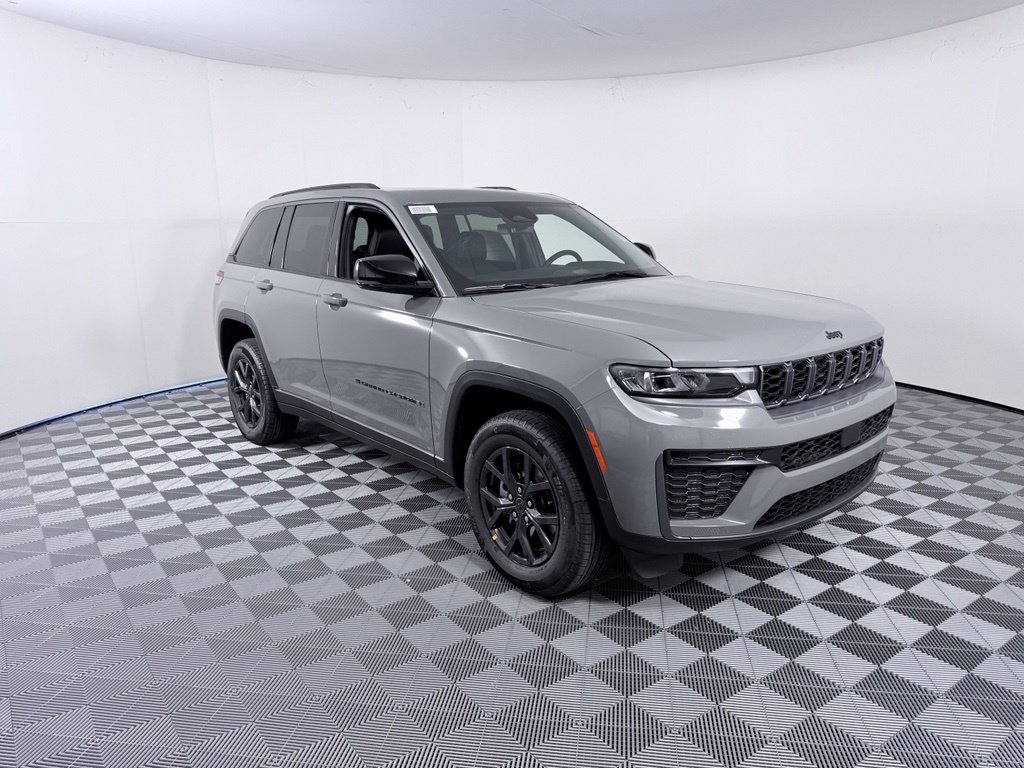 New 2027 Jeep Grand Cherokee 2 Row LAREDO 4X Sport Utility