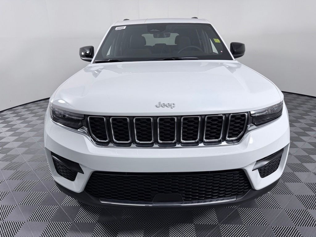 New 2026 Jeep Grand Cherokee LAREDO 4X2 Sport Utility