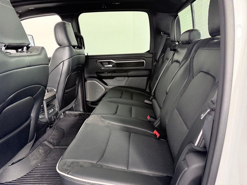 2026 RAM 1500 Laramie - Photo 18