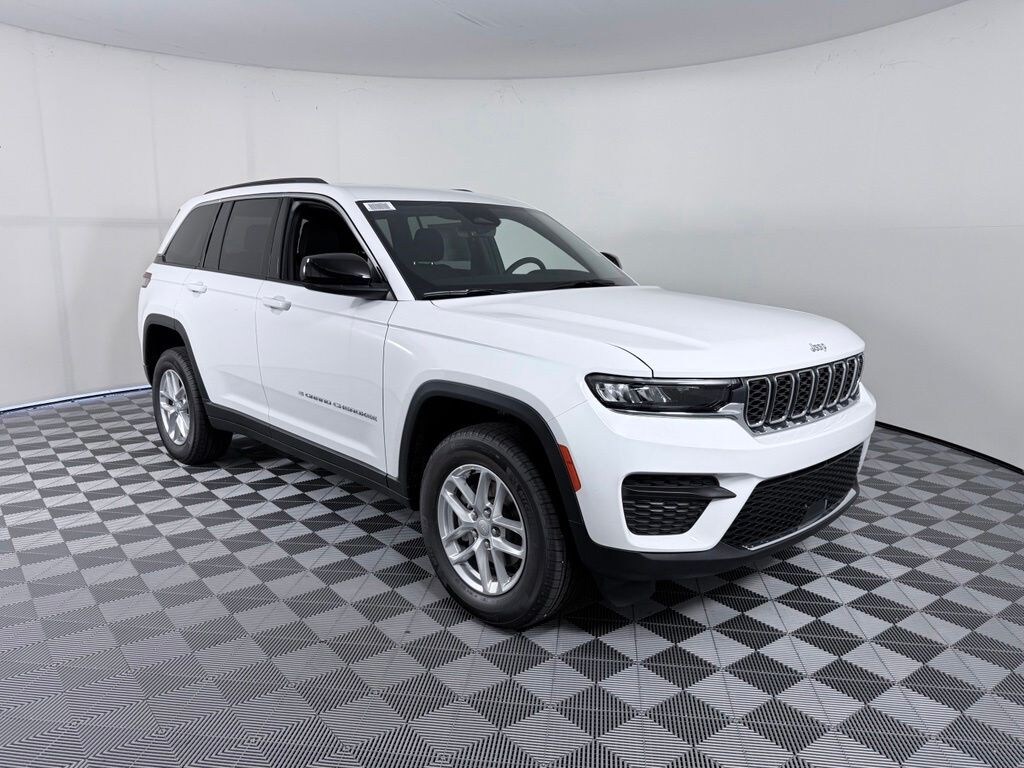 New 2026 Jeep Grand Cherokee LAREDO 4X2 Sport Utility