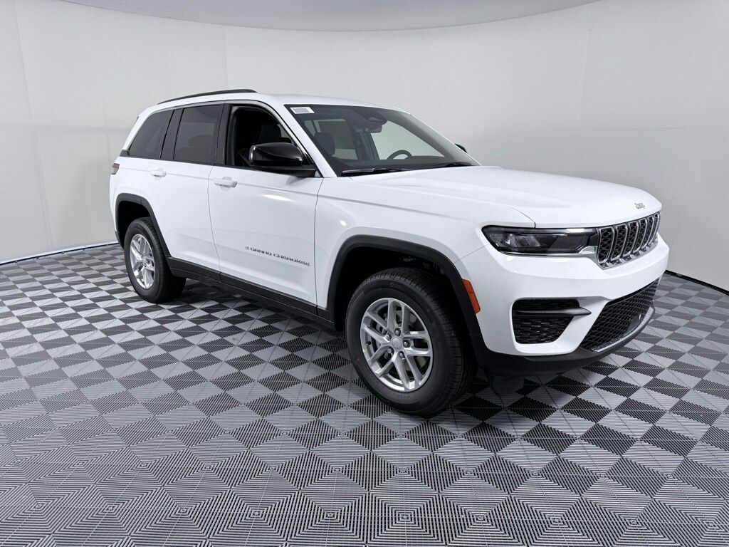 New 2025 Jeep Grand Cherokee LAREDO X 4X2 Sport Utility