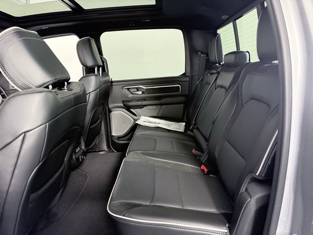 2026 RAM 1500 Laramie - Photo 18
