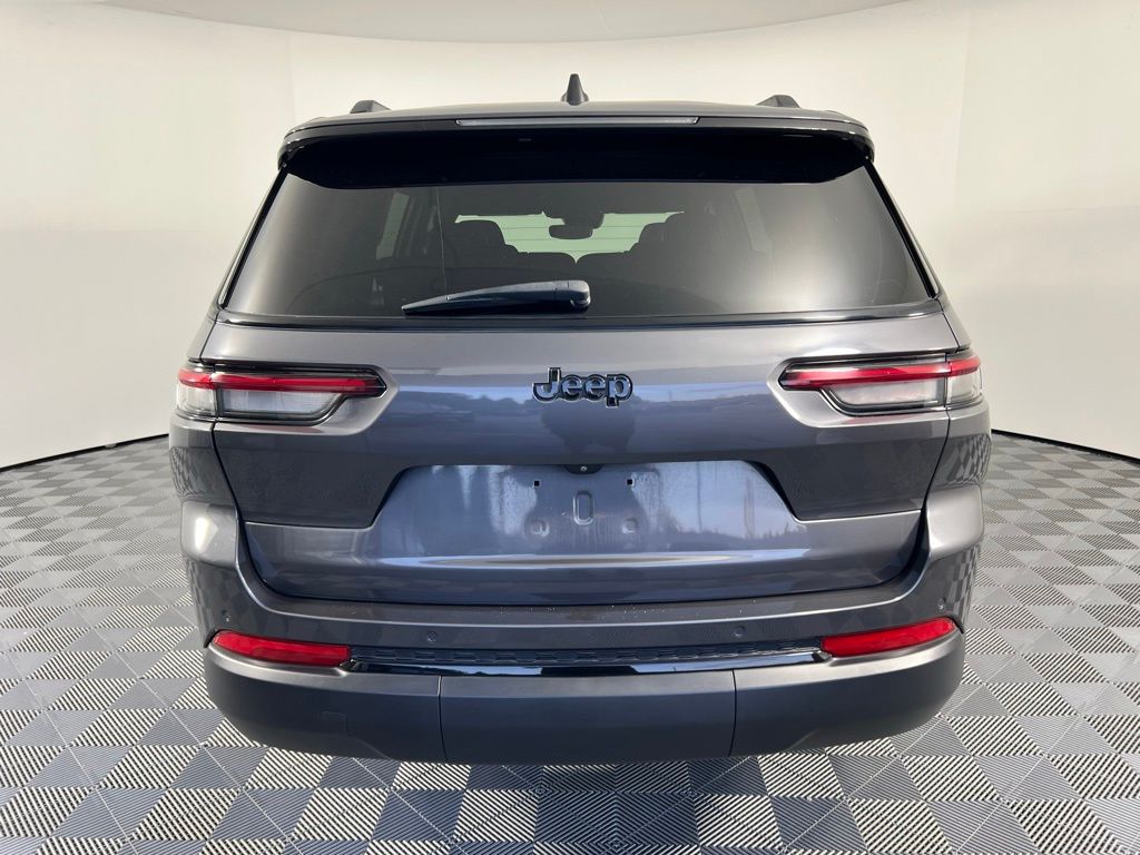 2022 Jeep Cherokee Laredo photo 4