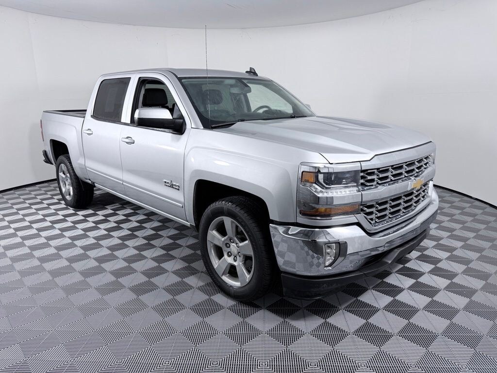 Used 2018 Chevrolet Silverado 1500 LT w/1LT Truck Crew Cab
