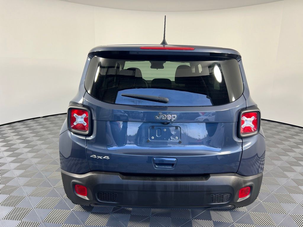 2023 Jeep Renegade Latitude Upland photo 2