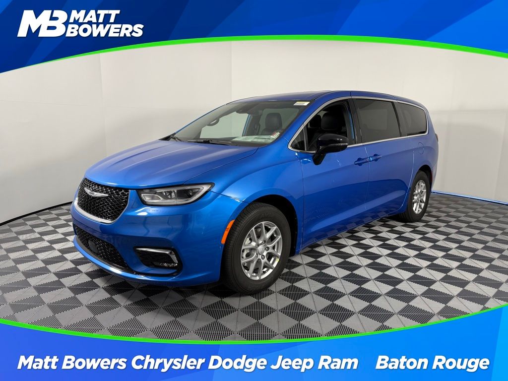 2026 Chrysler Pacifica Select's photo