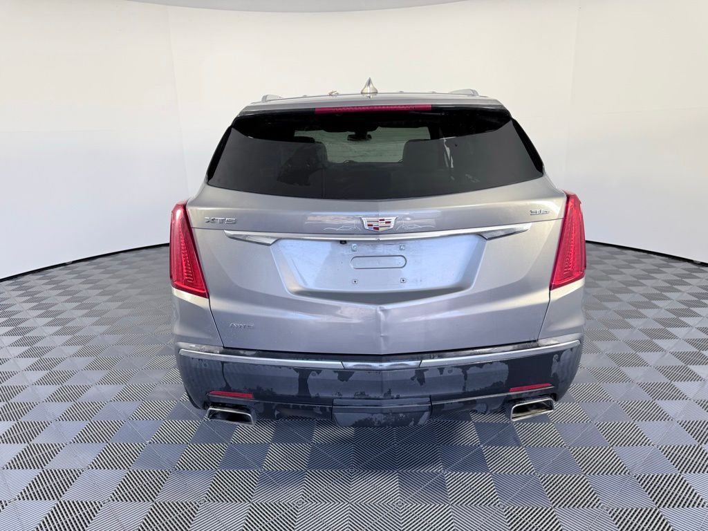 2017 Cadillac XT5 Premium Luxury photo 2