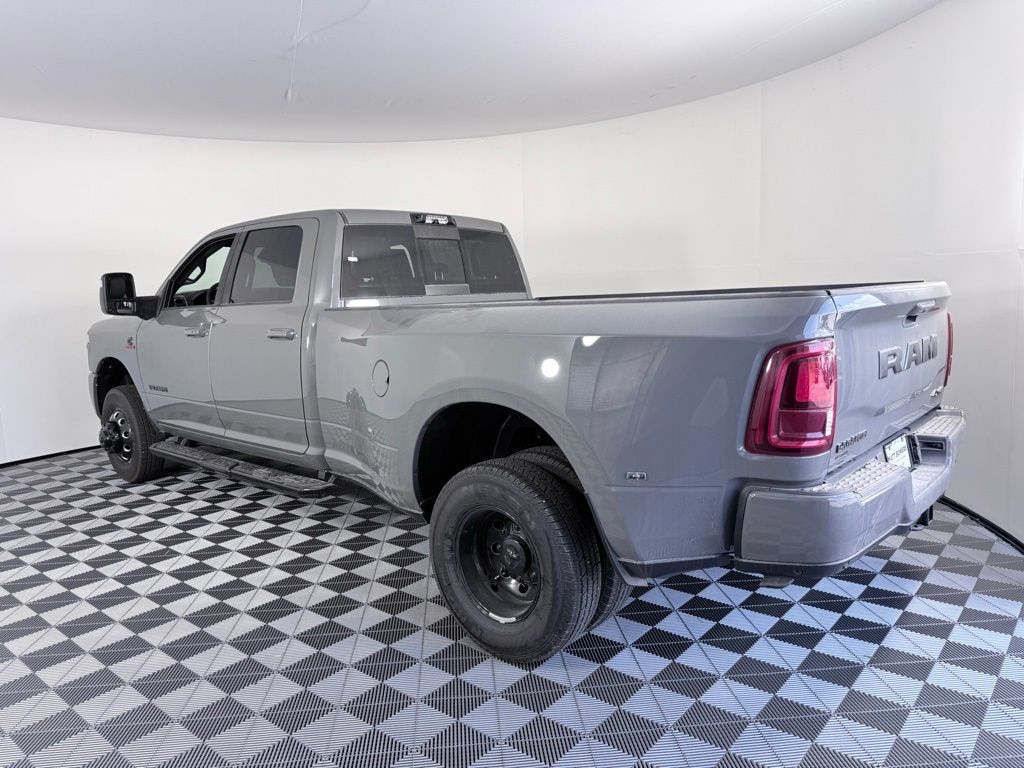New 2026 Ram 3500 LARAMIE CREW CAB 4X4 8' BOX Pickup