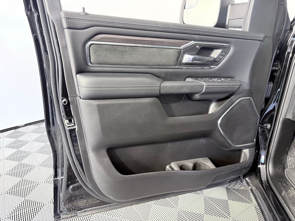 2026 RAM 1500 Laramie - Photo 9