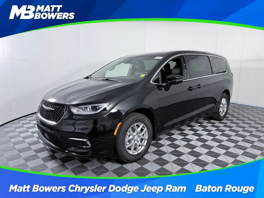 2026 Chrysler Pacifica Select's photo
