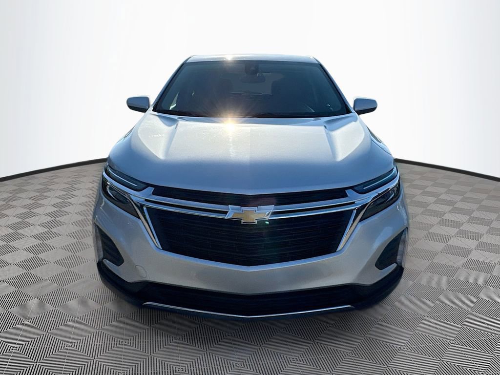 2022 Chevrolet Equinox LT photo 2