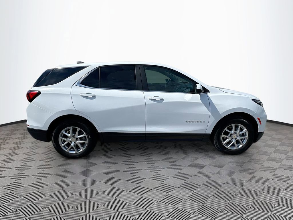 2024 Chevrolet Equinox LT photo 3
