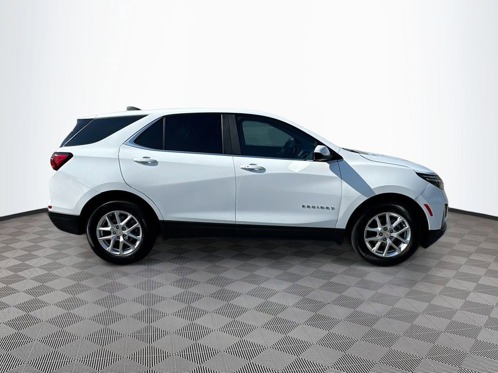 2023 Chevrolet Equinox LT photo 2
