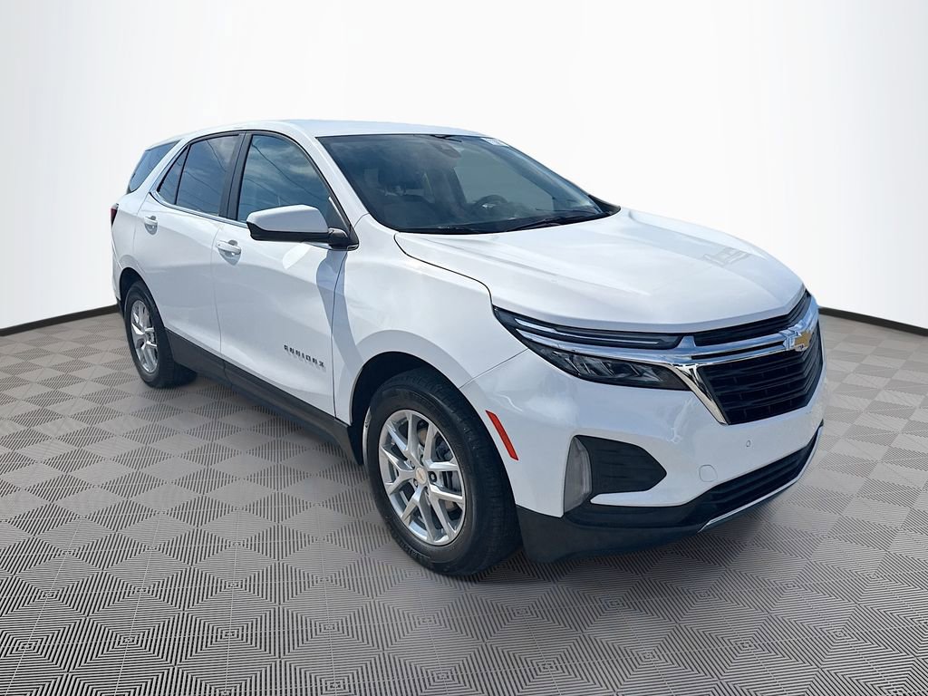 2024 Chevrolet Equinox LT photo 2