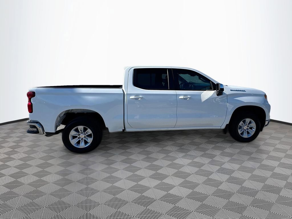 2025 Chevrolet Silverado 1500 LT photo 4
