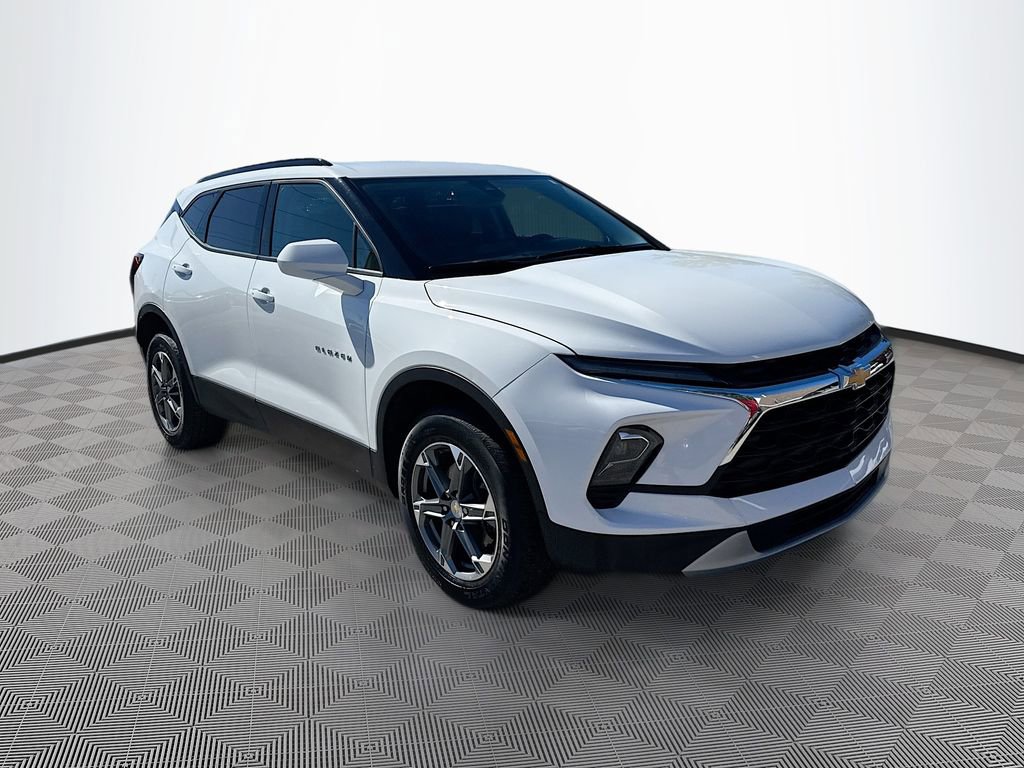 2023 Chevrolet Blazer 2LT photo 3