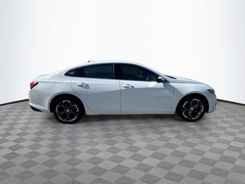 2024 Chevrolet Malibu 1LT photo 2