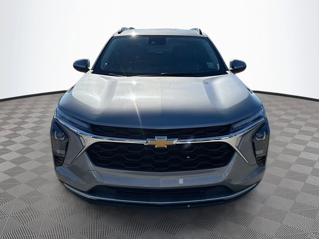 Used 2025 Chevrolet Trax LT SUV