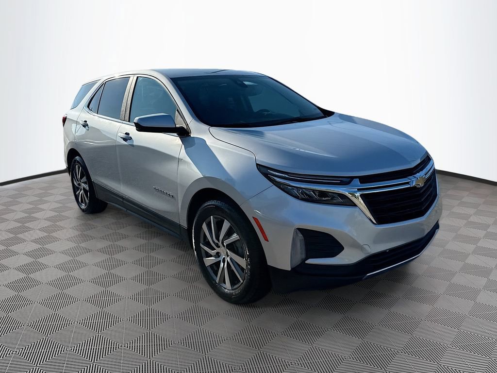 2022 Chevrolet Equinox LT photo 3