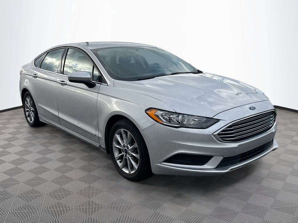 2017 Ford Fusion SE photo 2