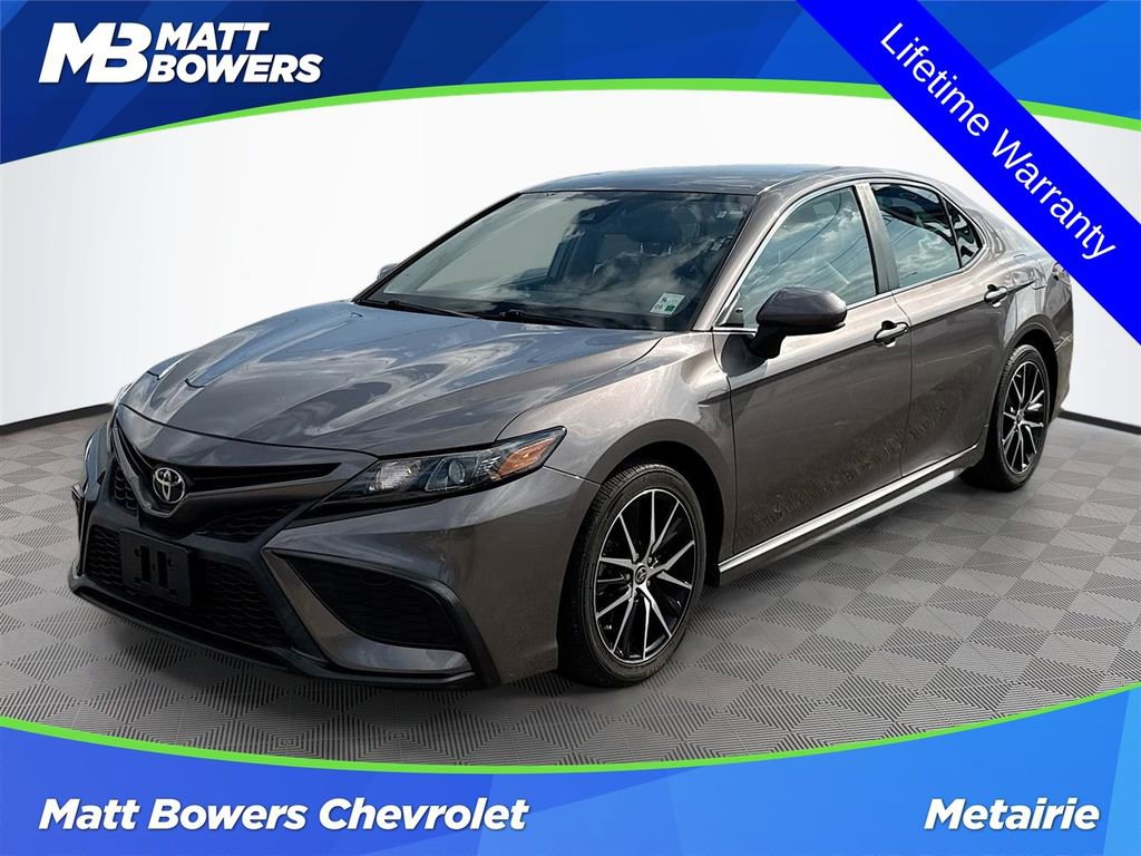 2021 Toyota Camry SE's photo