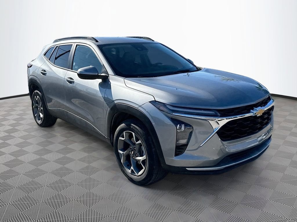Used 2025 Chevrolet Trax LT SUV