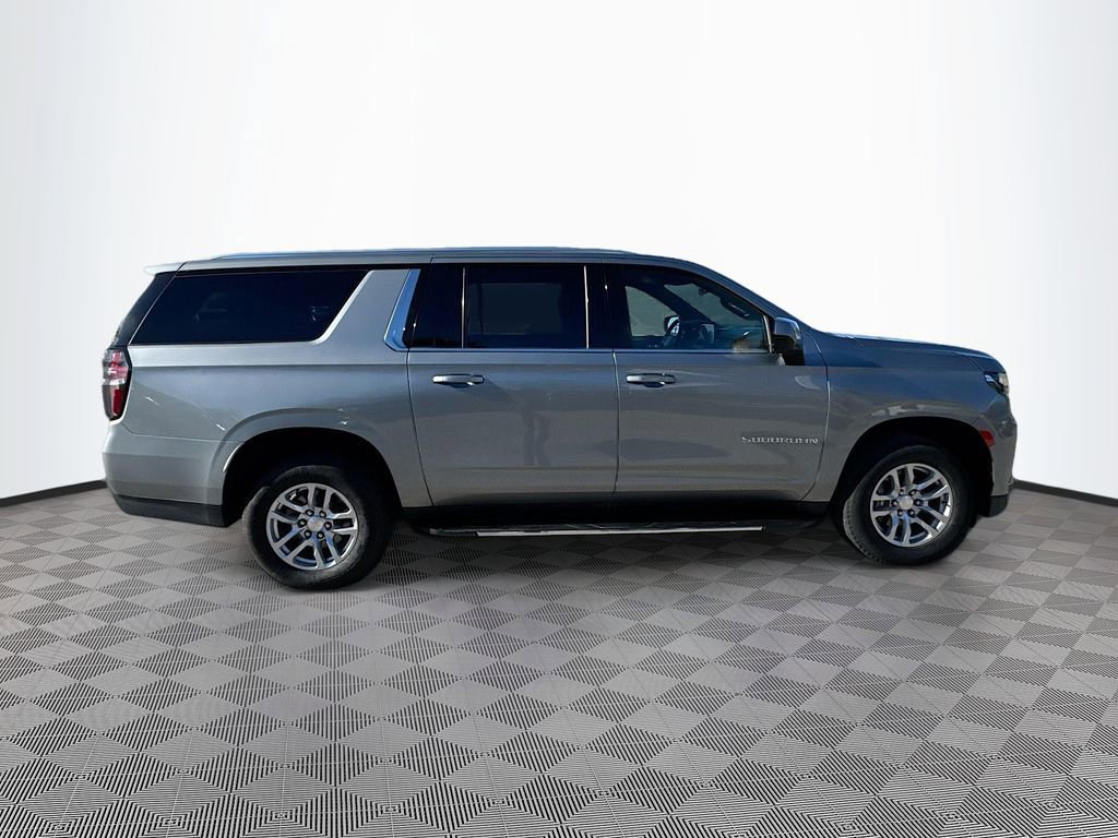 2023 Chevrolet Suburban LT photo 4