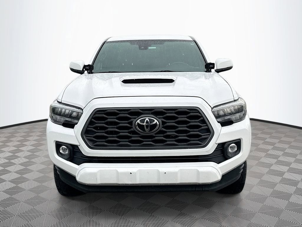 2020 Toyota Tacoma SR5 photo 2