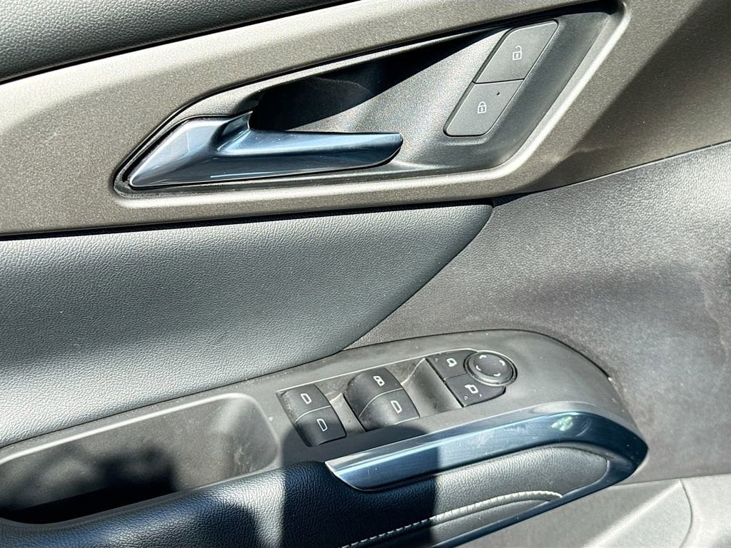 2025 Chevrolet Traverse LT - Photo 17