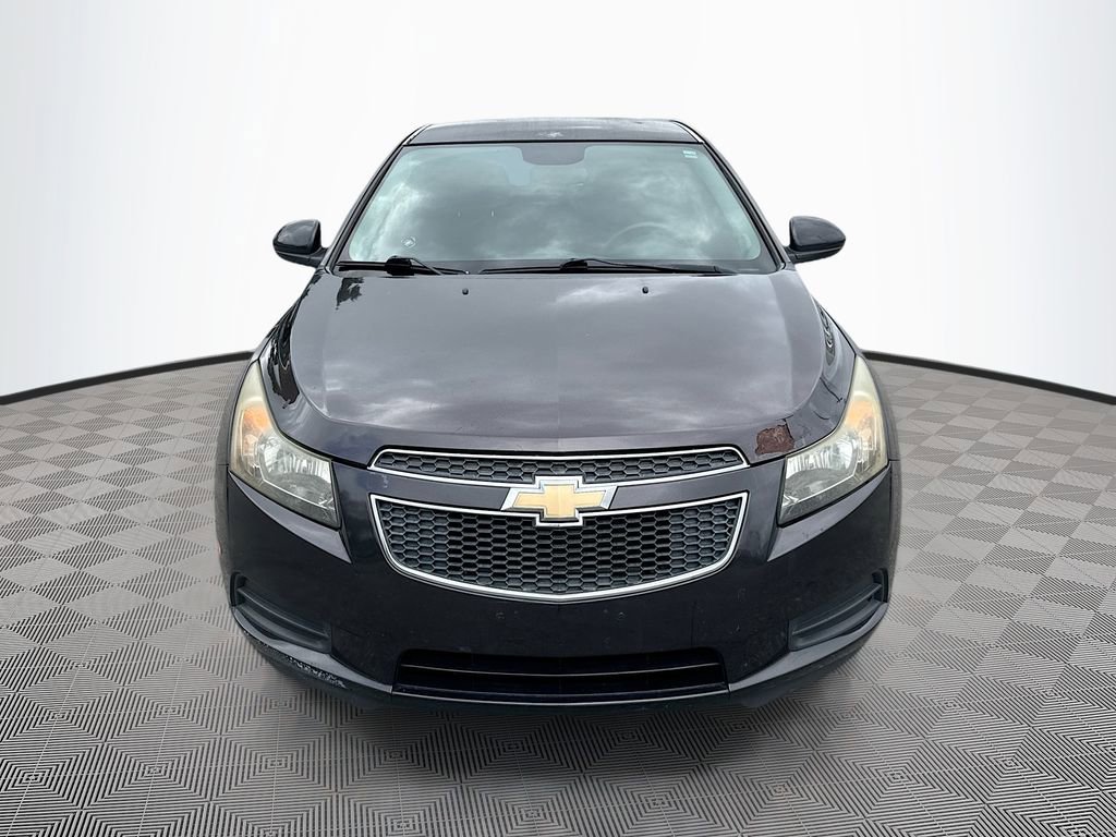 2014 Chevrolet Cruze photo 2