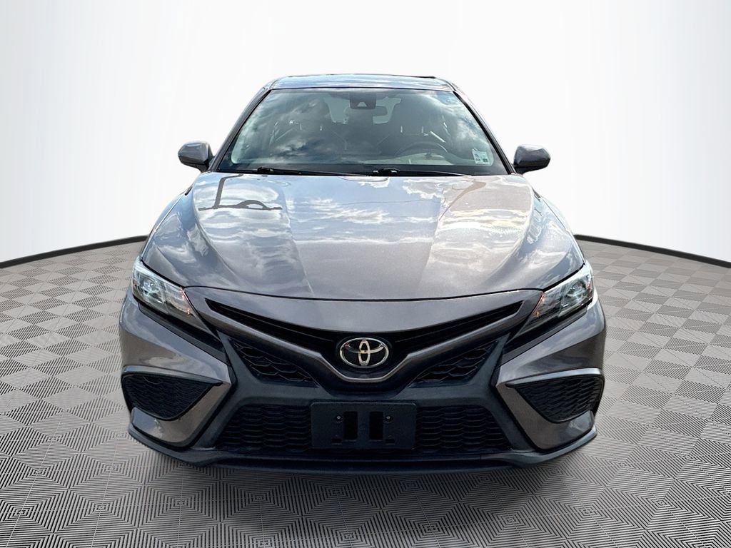 2021 Toyota Camry SE photo 2