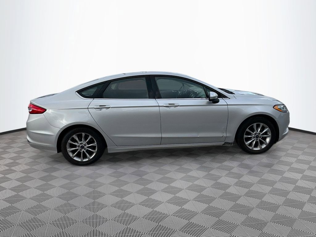 2017 Ford Fusion SE photo 3