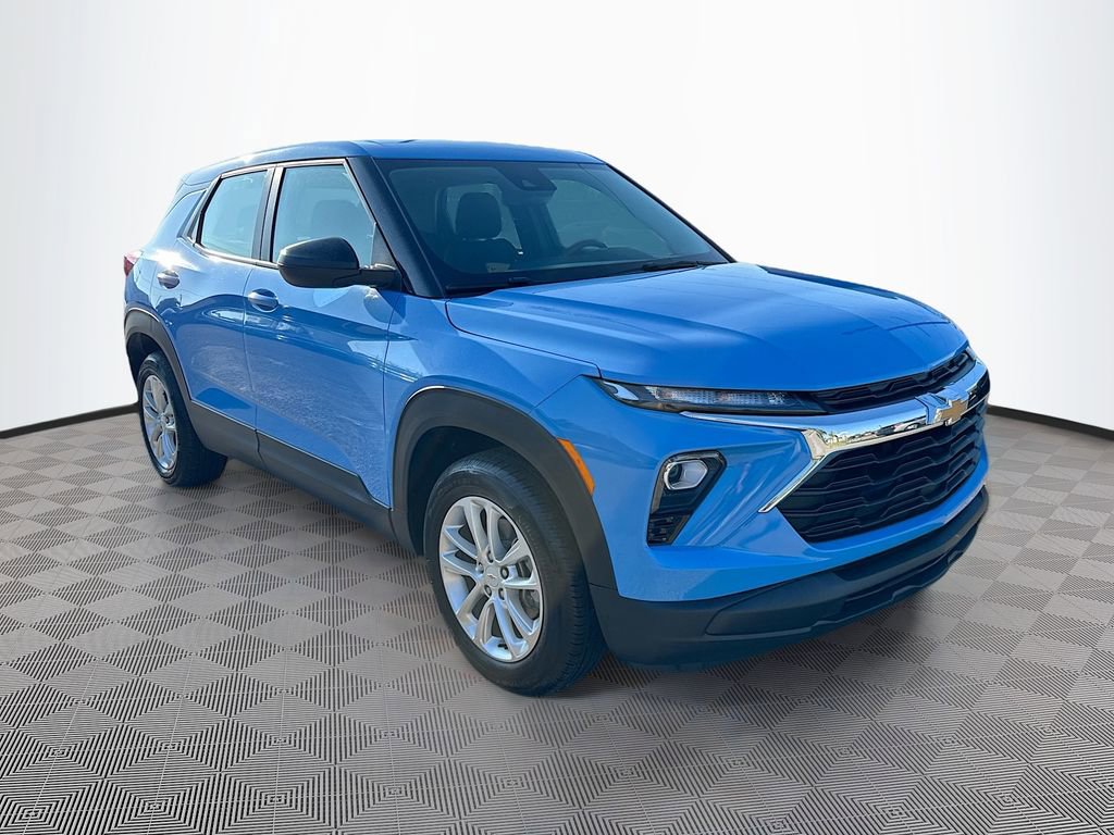 2024 Chevrolet Trailblazer LS photo 3