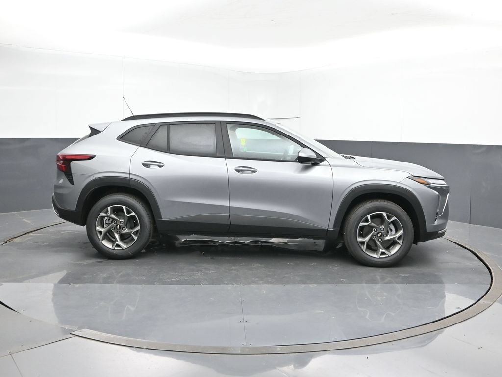 2026 Chevrolet Trax LT - Photo 6