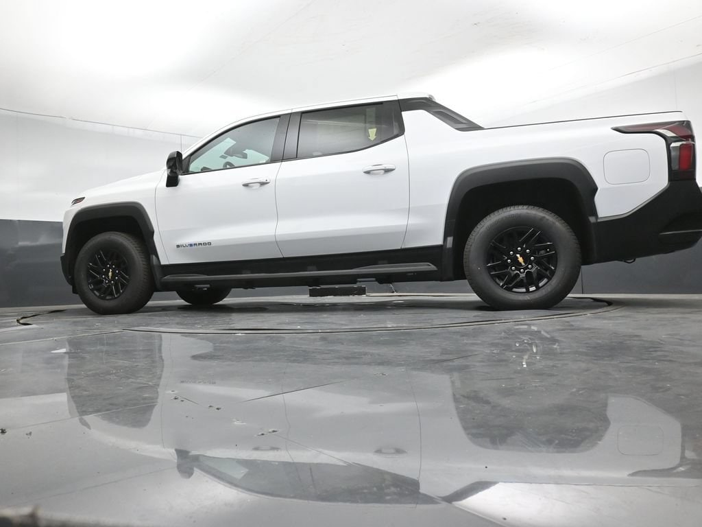 2026 Chevrolet Silverado EV LT - Photo 12