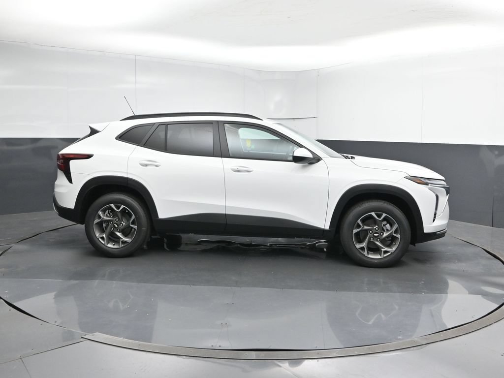 2026 Chevrolet Trax LT - Photo 6
