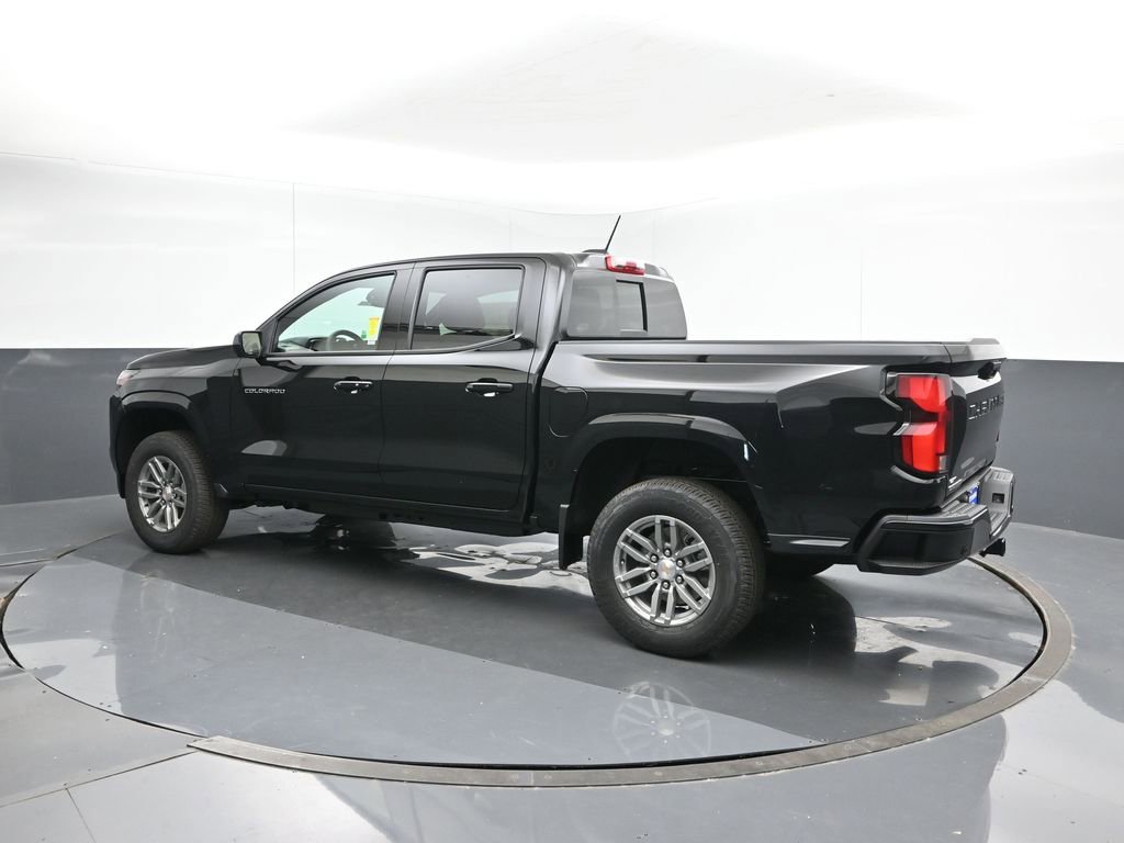 2026 Chevrolet Colorado LT photo 2